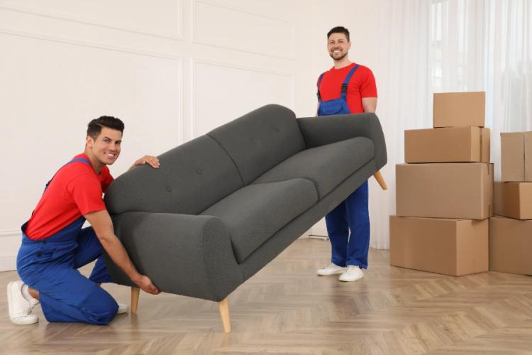 Expertenleitfaden für den sicheren Umzug großer Möbel